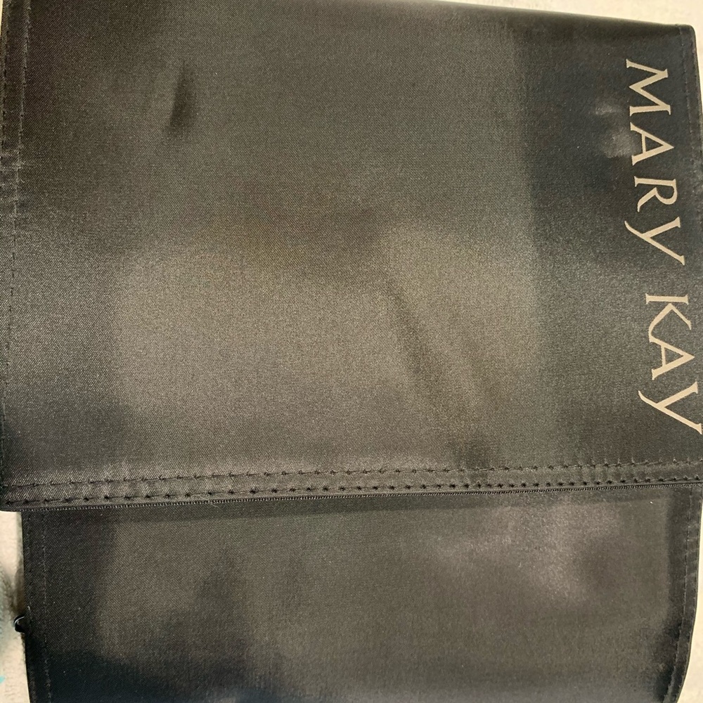 Mary Kay Travel Rollup Hanging Makeup Bag
